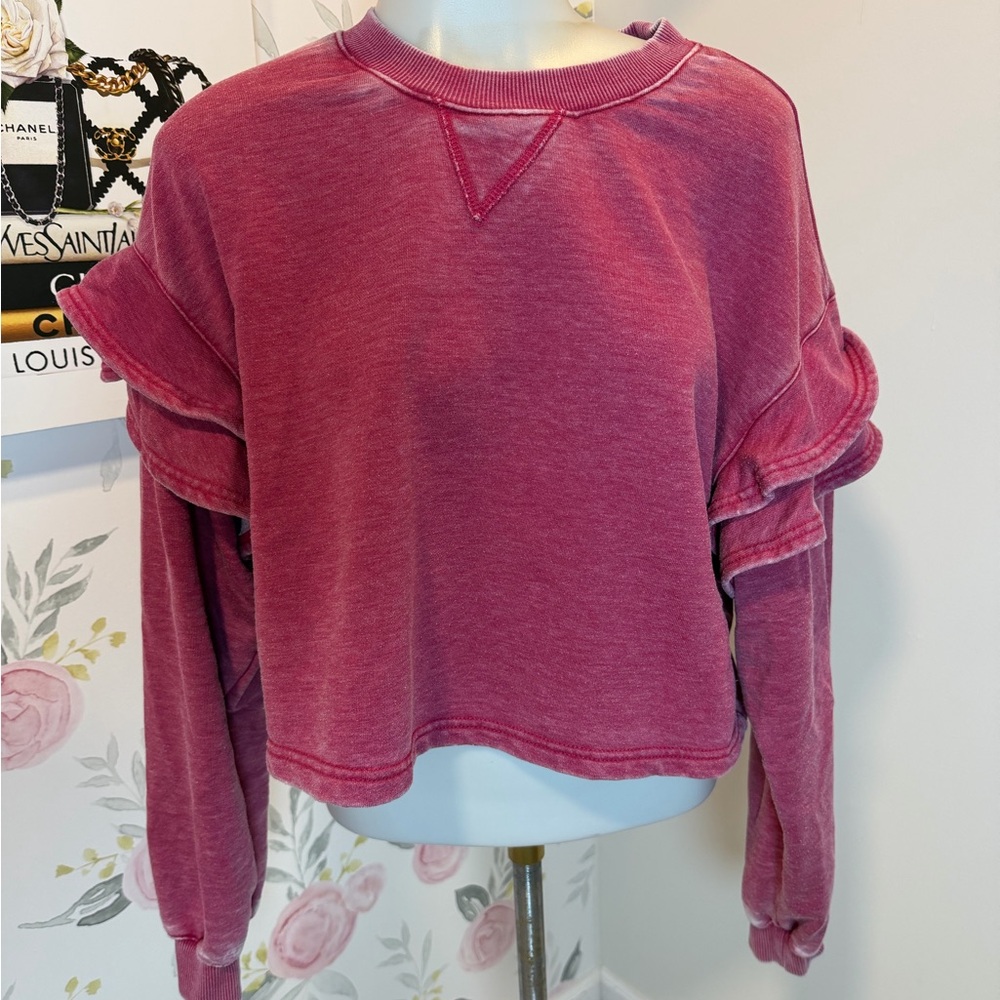 7 For All Mankind Medium Ruffle
Cropped Sweatshirt Pullover Raspberry - Picture 2 of 9